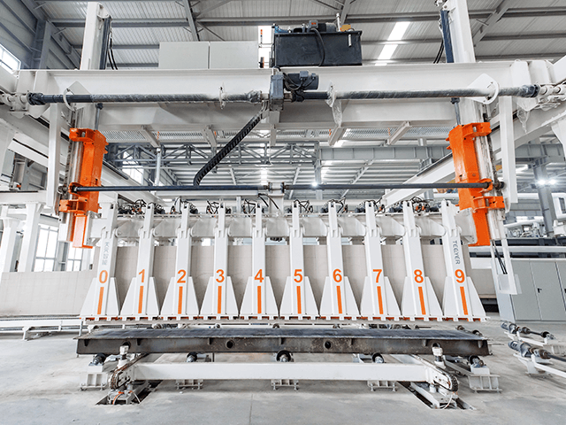 Hoister de sujeción de productos terminados